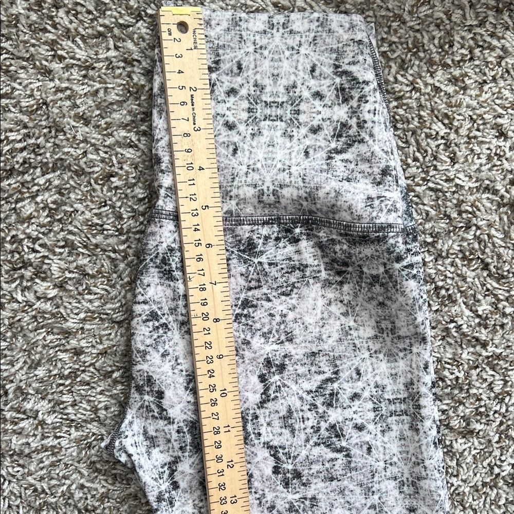 NWOT MIKA Body Wear Abstract Leggings in Size S/M - Picture 9 of 11